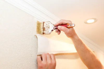 Pose de papier peint à Angliers — revêtements muraux et toiles de verre